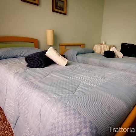 Affittacamere Trattoria Del Cristo Ospedaletto Lodigiano Cameră foto