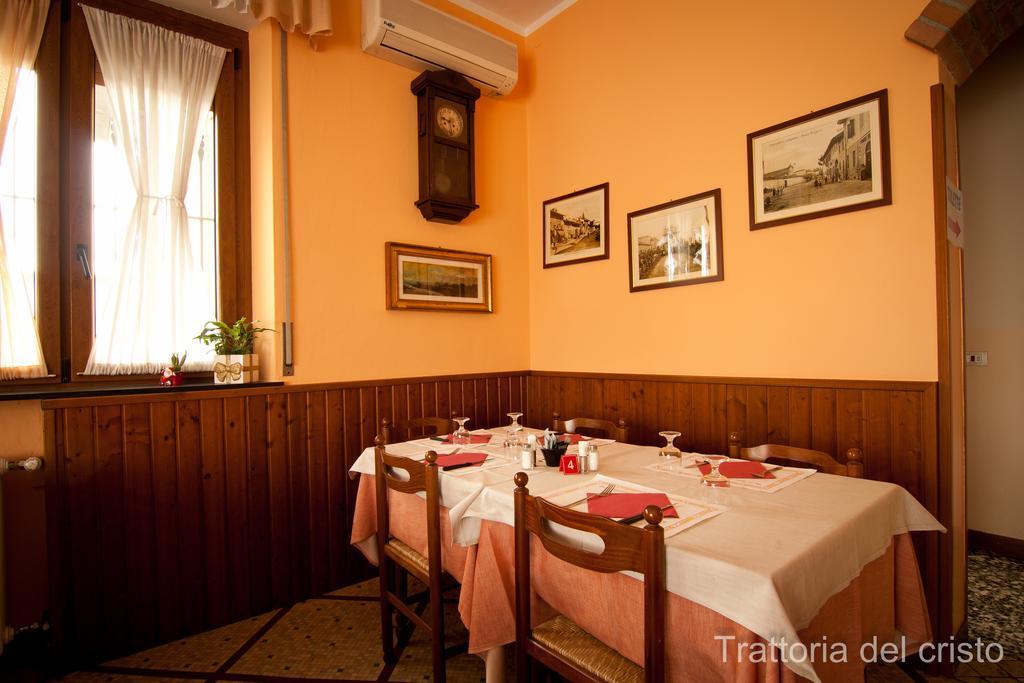 Affittacamere Trattoria Del Cristo Ospedaletto Lodigiano Exterior foto