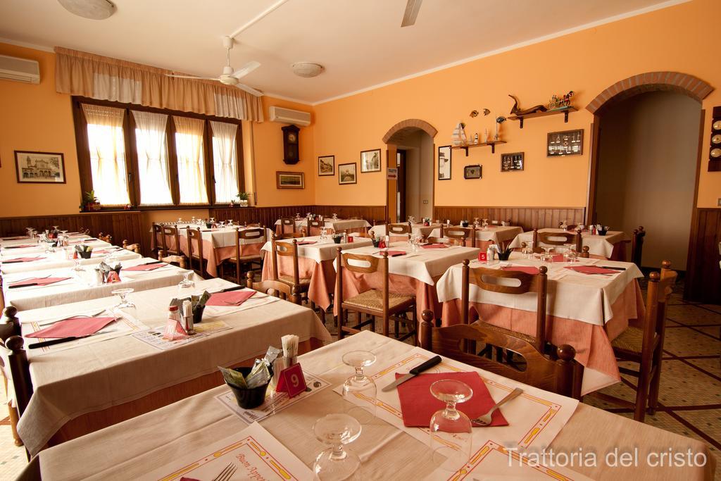 Affittacamere Trattoria Del Cristo Ospedaletto Lodigiano Exterior foto